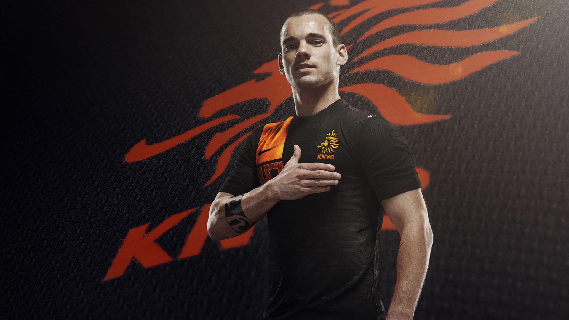 当活塞在篮球场翻盘灰熊，武切维奇正在英超争冠战中接管比赛